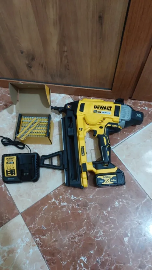 Cloueure Dewalt 18v 4Ah (BL-2021)