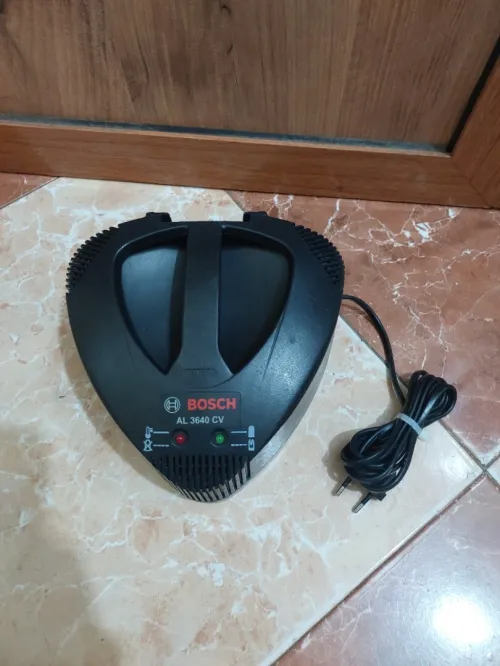 Chargeur Bosch 36v
