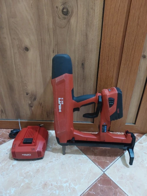 Cloueure Hilti BX 3