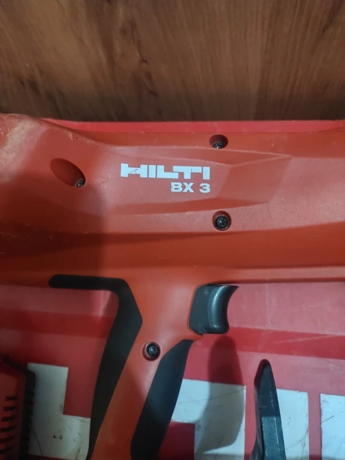 Cloueure Hilti BX 3