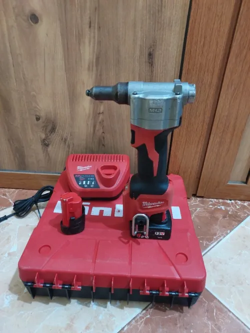 Riveteuse Milwaukee 12v