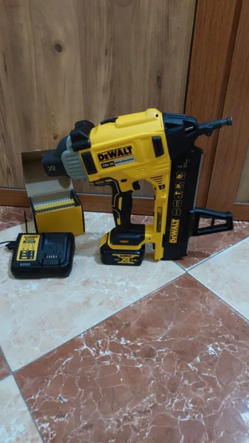 Cloueure Dewalt 18v 4Ah (BL-2021)
