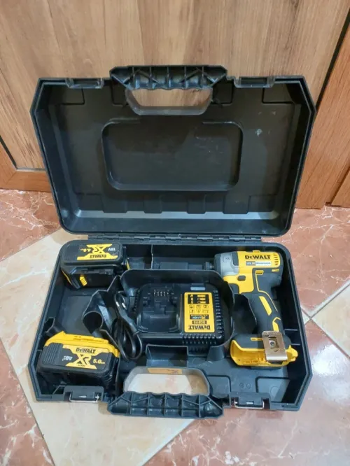 Visseuse à choc Dewalt 18v 5Ah (Brushless)
