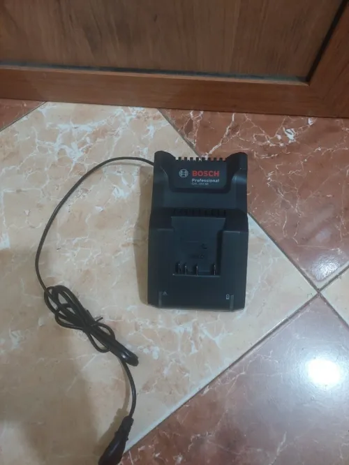 Chargeur Bosch 18v