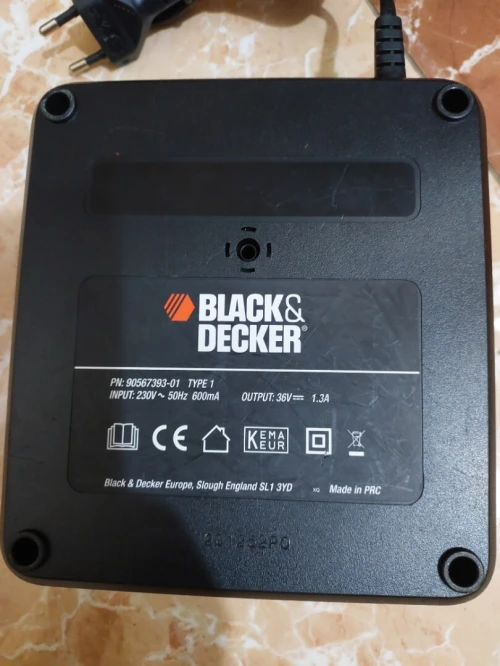 Chargeur Black&Decker 36v