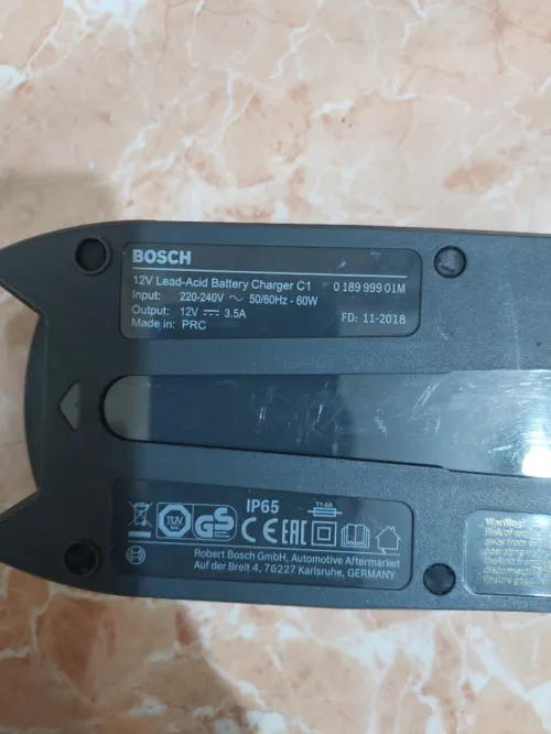 Chargeur de batterie Bosch C1 12v
