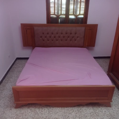 A vendre Chambre a coucher  en hetre massif