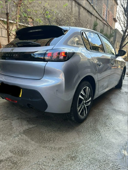 Peugeot 208 2023 E-Style