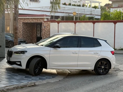 Skoda Fabia 2022 Style (avec toit panoramique)