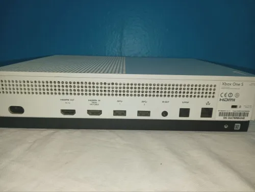 Xbox One S 365GB état 10/10