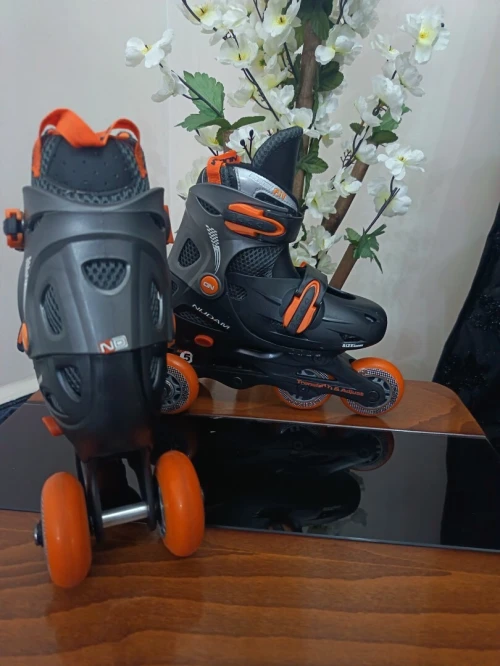 Roller skates  ليغولوغ ليباتا