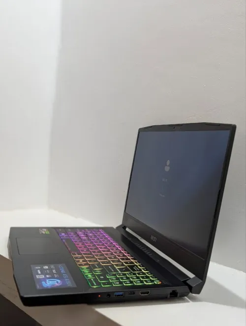 MSI Katana A15 AI | AMD Ryzen 9 8945HS | RTX 4070 8GB | 16GB DDR5 / 1TB | QWERTY USA Garantie 6 Mois