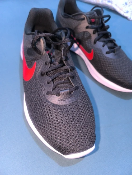 Nike Revolution 6