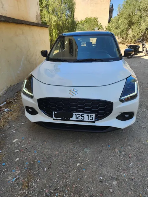 Suzuki Swift 2025 GLX Monte Carlo