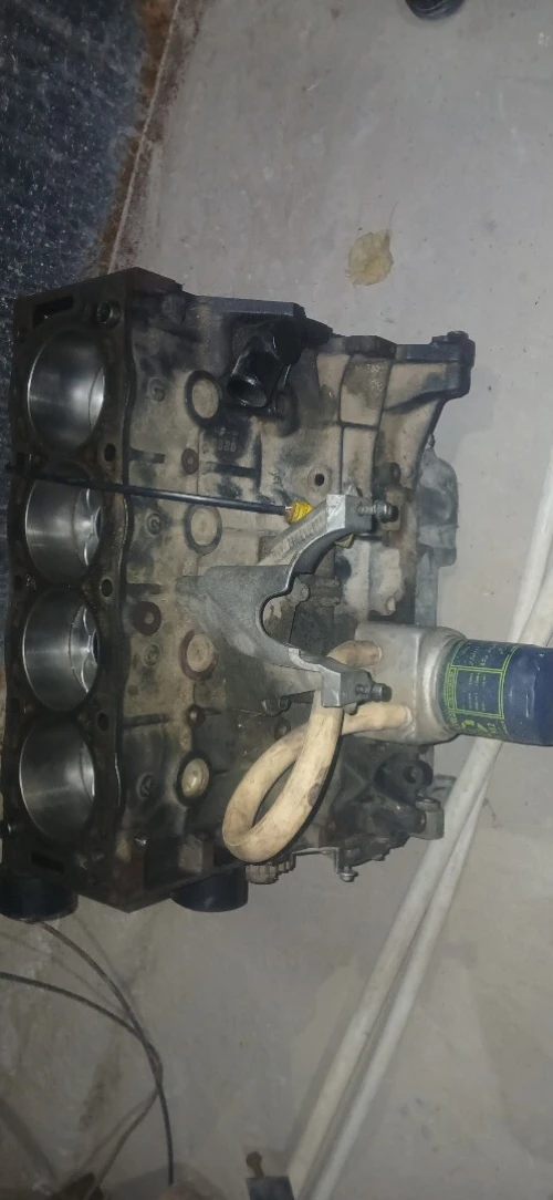 DEMI  MOTEUR