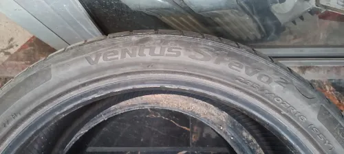 Pneus 235/40R18