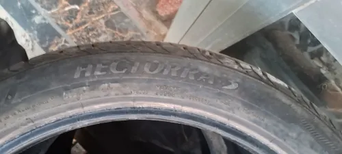 Pneus 235/40R18