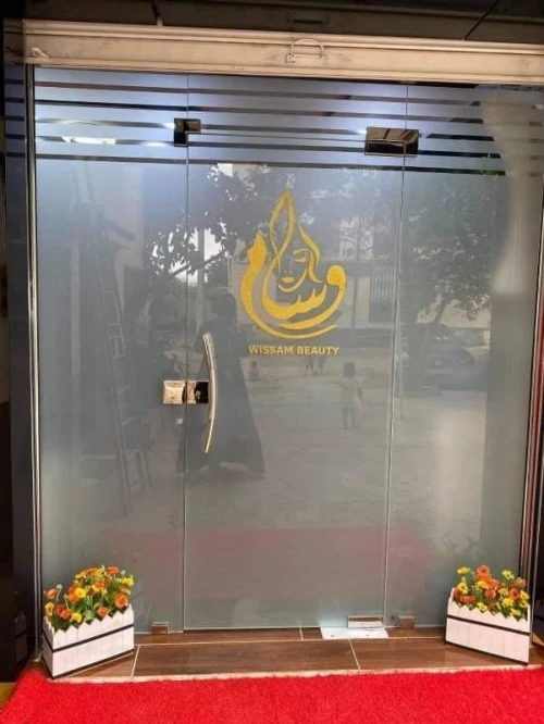 Réparation vitrine en verre 