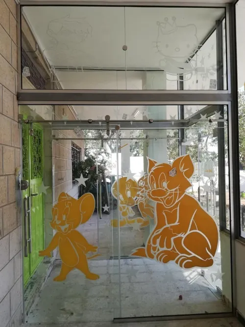 vitrine en verre et cloison 
