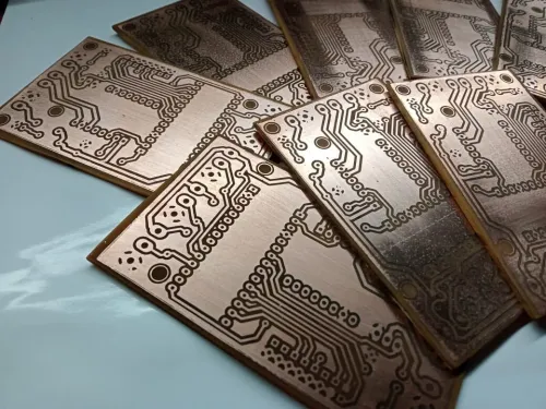 تصميم وصناعة اللوحات المطبوعة PCB