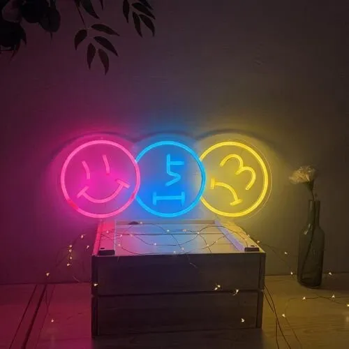 صناعة وتصميم لافتات النيون الإشهارية Neon LED Sign Manufacturer