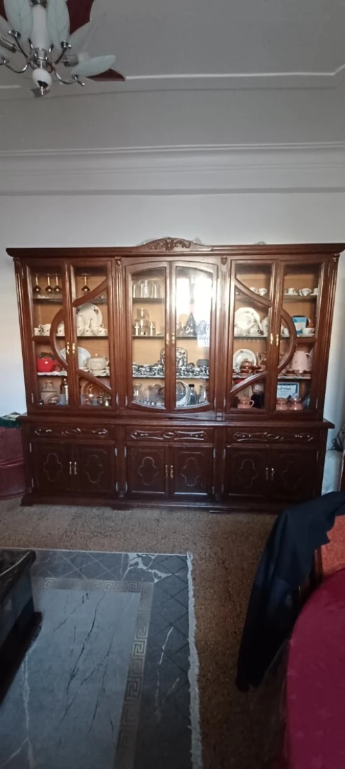 Grand buffet ancien modèle