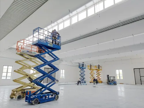 Construction des salles blanches et installation de CTA
