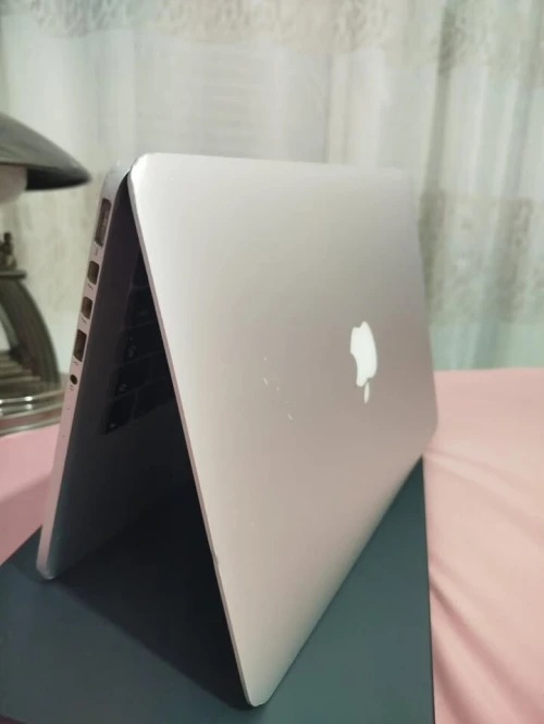 MacBook Pro (Retina, 13-inch, Early 2015)