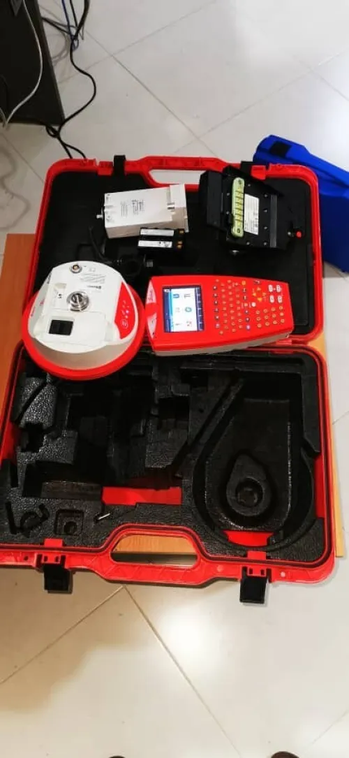 GPS LEICA 900