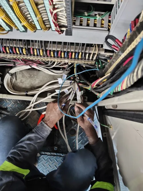 Dépannage Électrique pour Machines (24/7)