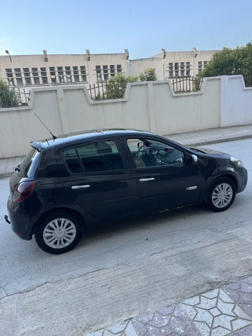Renault Clio 3 2009 Night and day