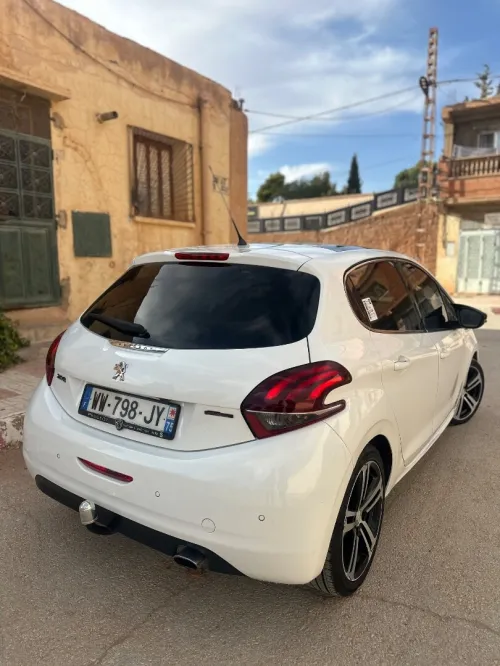 Peugeot 208 2018 GT Line