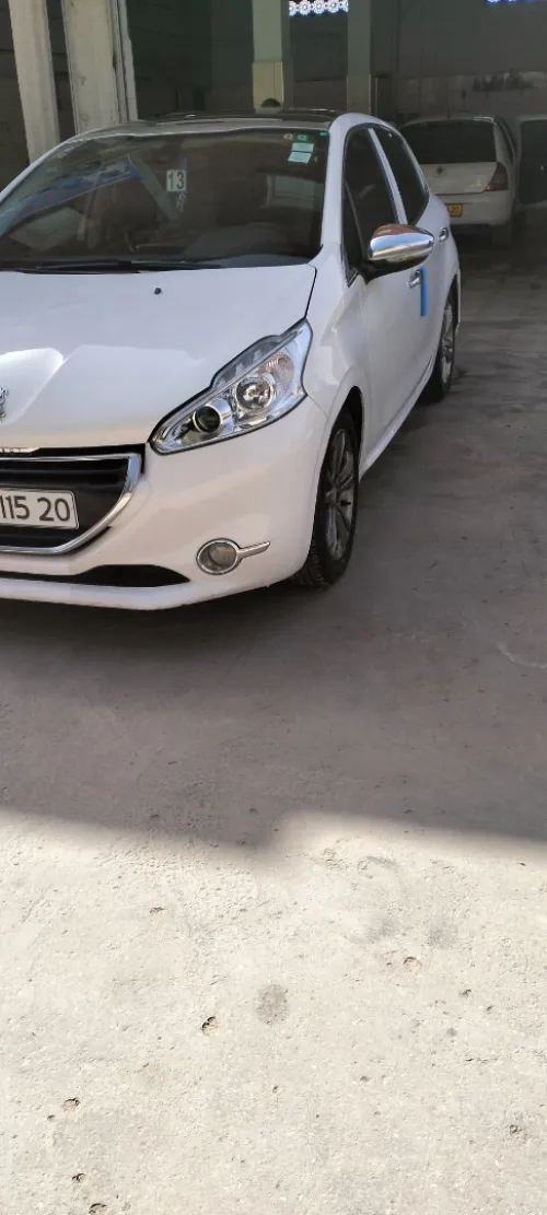 Peugeot 208 2015 Allure