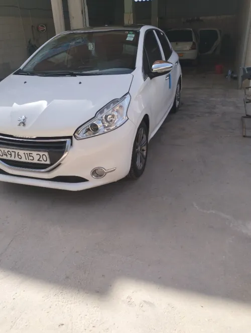 Peugeot 208 2015 Allure