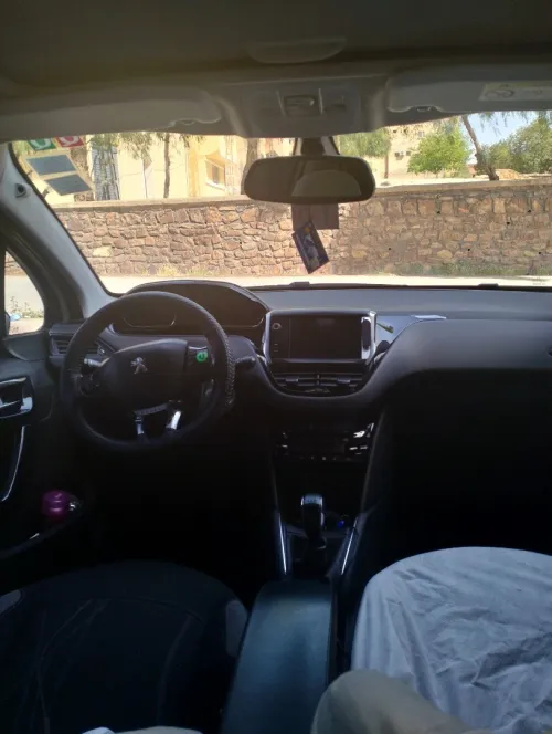 Peugeot 208 2015 Allure