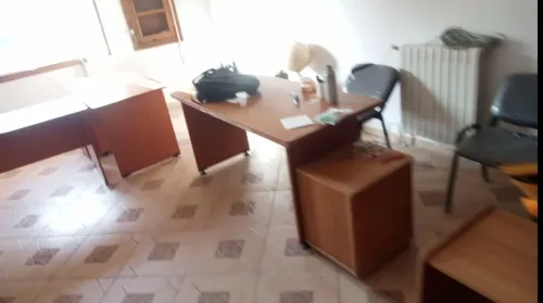 2 bureau avec 2 armoire 