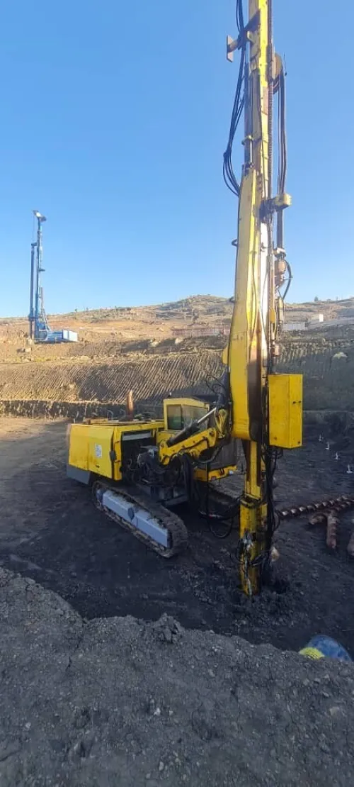 Chariot de forage Caterpillar 2000