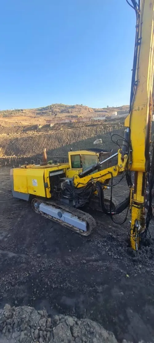 Chariot de forage Caterpillar 2000