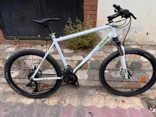 Vélos électriques et manuelles