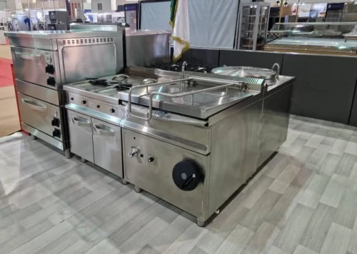 BATTERIE DE CUISINE PROFESSIONNELLE