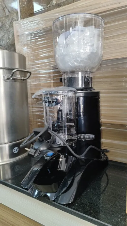 EQUIPMENT DE CAFETERIA