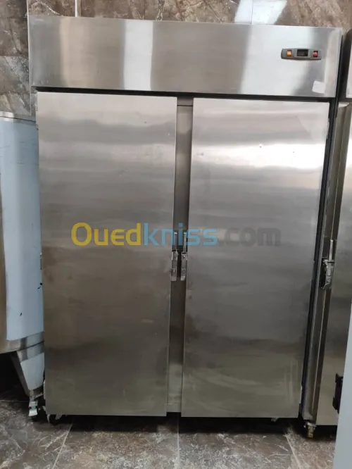 ARMOIRE REFRIGERE EN INOX