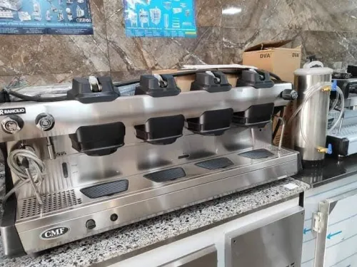 EQUIPMENT DE CAFETERIA