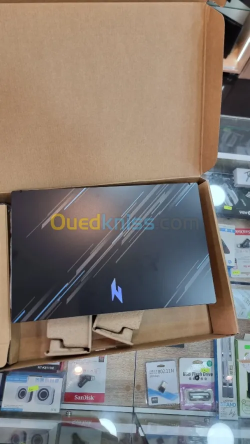 NITRO I9-13900H RTX4060 165Hz 16/512 Neuf
