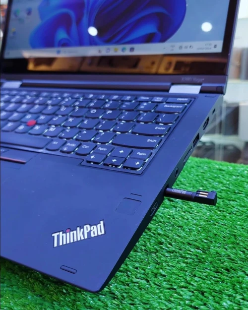 THINKPAD YOGA X380 i7 8EME 8G 256SSD 13.3 TACTILE ROTATIF 360