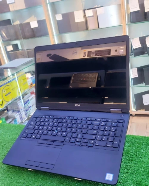 LATITUDE 5570 i7 6EME 8G 256SSD RADEON R7 M370 2GO 15.6" FHD TACTILE