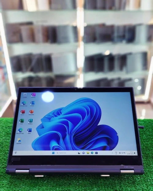 THINKPAD YOGA X380 i7 8EME 8G 256SSD 13.3 TACTILE ROTATIF 360
