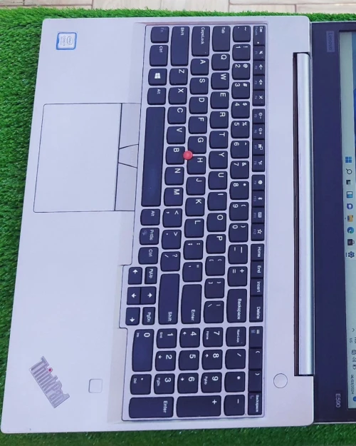 THINKPAD E590 i7 8EME 8G 256SSD 15.6'' FHD 