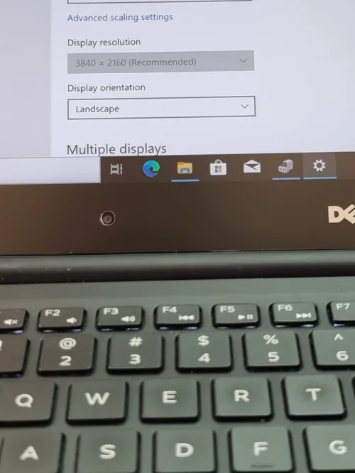 DELL XPS 15.6 4K GTX 1050 4GB I7-7000HQ