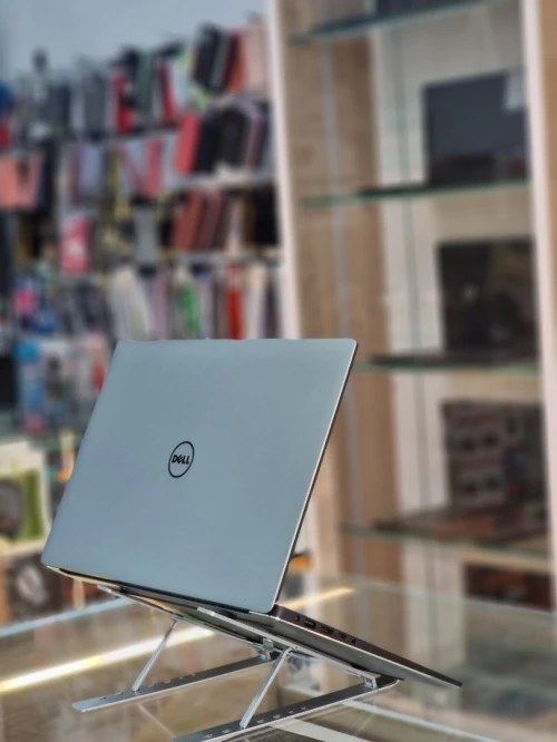 DELL XPS 15.6 4K GTX 1050 4GB I7-7000HQ
